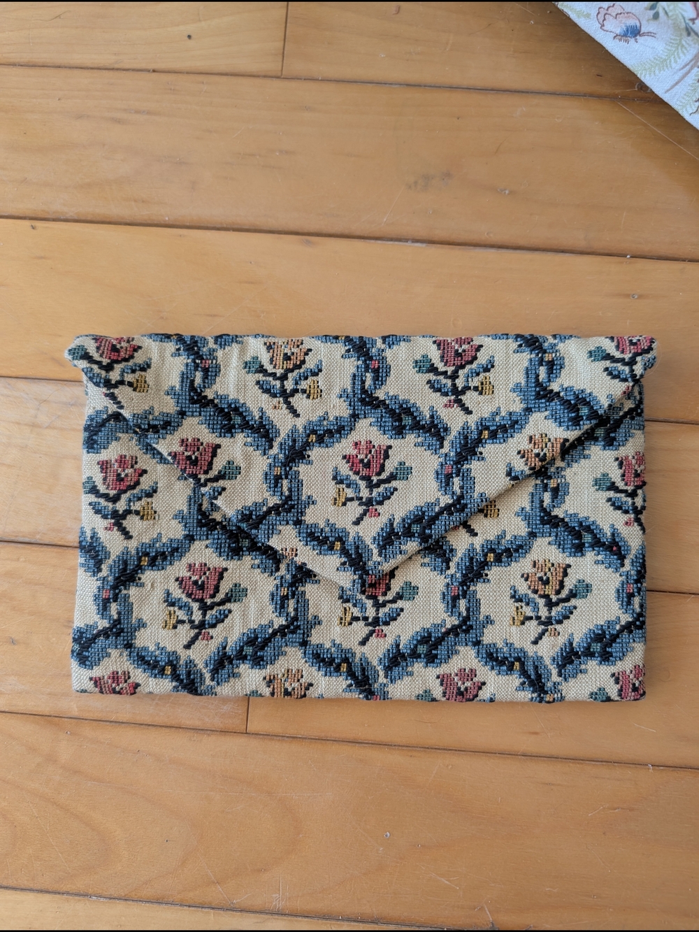 Vtg Tapestry Envelope Clutch